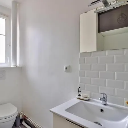 Flat Jules Joffrin Station And Clignancourt